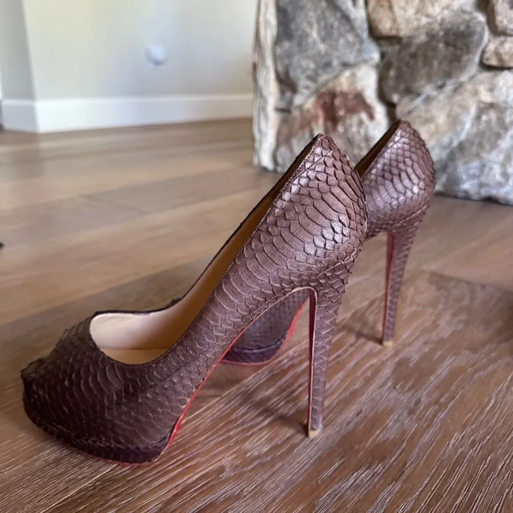 Christian Louboutin details features